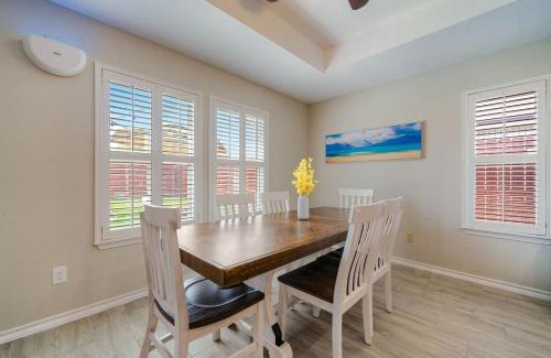 Flour Bluff House | Blissful Heated Pool Retreat