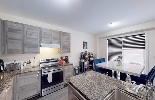 Caledon House | Blissful & Spacious 4-Bedroom Retreat:Perfect for Family Getaways & Group Stays!