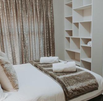 Eikenbosch House | Bloemendal Wine Estate Accommodation
