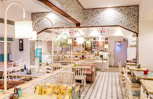 Juhu Hotel | Bloom Hotel Juhu