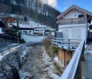 Tegernsee Apartment | bloom - See, Berge, Bach zentral modern 1-6 Pers