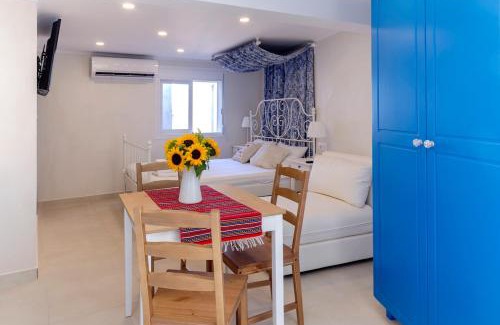 Attiki Apartment | Blue And White Apartment VIPGreece