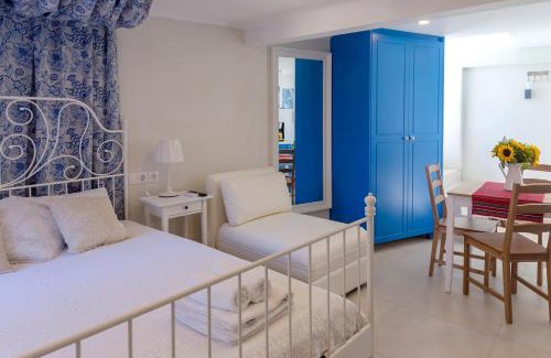 Attiki Apartment | Blue And White Apartment VIPGreece