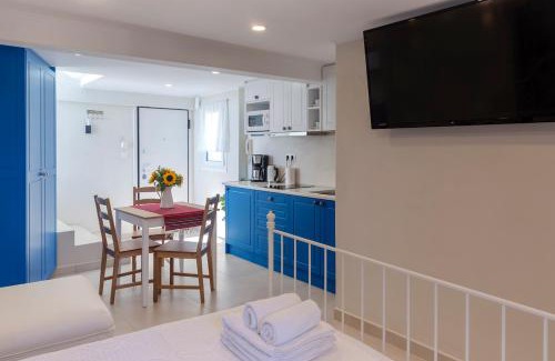 Attiki Apartment | Blue And White Apartment VIPGreece