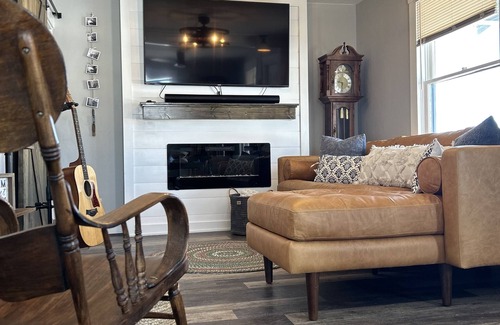 Homelake Other | Blue Barn Farmhouse - 30 min from Great Sand Dunes/20 min from Hot Springs.