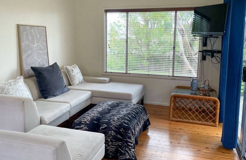 Bermagui House | BLUE BERMI BEACH HOUSE: 10 Barragoot Street- Fishing shack and pet friendly
