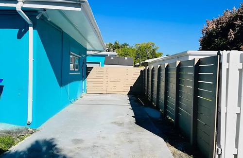 South Lake House | Blue Coral Studio in Hollywood