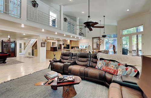 Ruidoso House | Blue Duck Lodge | Pet-Friendly, Fun Amenities