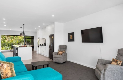Nukuhau House | Blue Dun Views Taupo