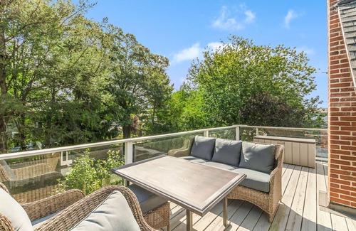 Bluffton Cottage | Blue Dune: A Dreamy Beach Cottage On The Muskegon Channel