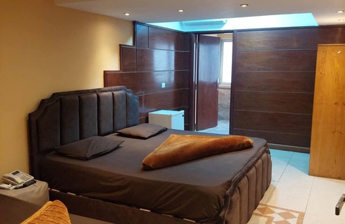 Al Duqqi Hotel | Blue Eyes Hotel