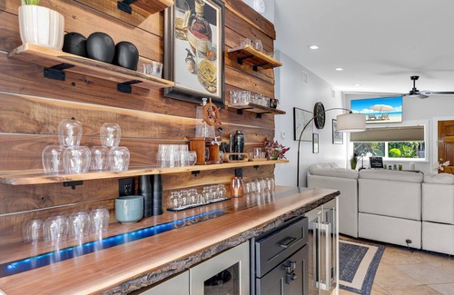 Midtown House | ~BLUE HAVEN~ Welcome to this single-story retreat with a pool!