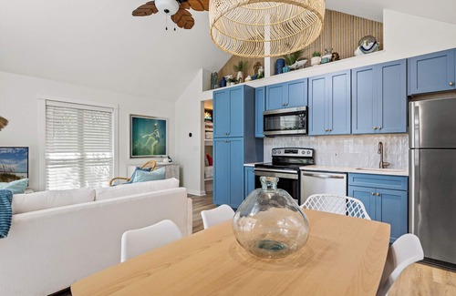 Crystal Shores Condo | Blue Hawaiian 7A-Sleeps 6