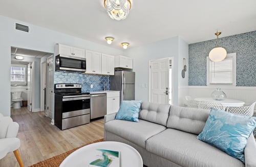 Crystal Shores Condo | Blue Hawaiian 7A-Sleeps 6