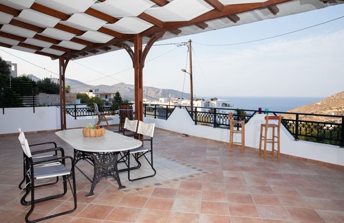 Leros House | Blue Heaven. Enjoy Sun and Magnificent View in a Peaceful Garden.