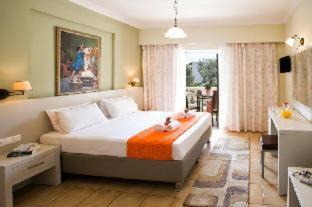 Skiathos Town Apartment | Blue Horizon Studios