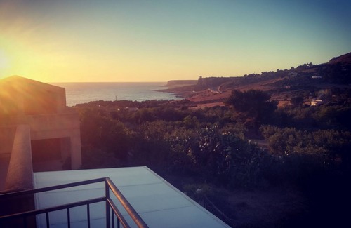 Macari Villa | blue house distance