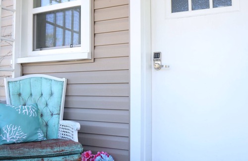 Vineland Station Cottage | Blue Lily Cottage