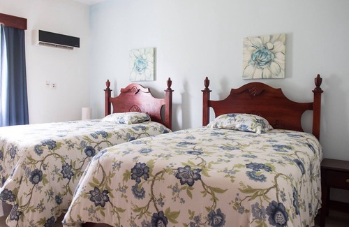 Whitehouse House | Blue Lotus Villa