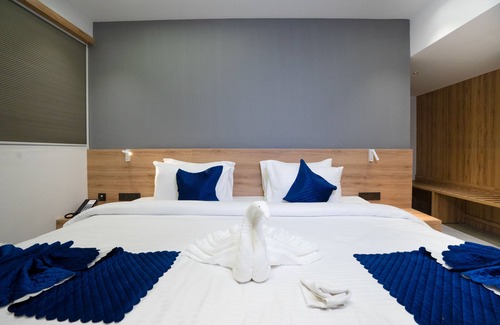 Alappuzha Hotel | Blue Moon