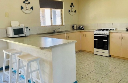 Kalbarri House | Blue Occy Kalbarri Sleeps 8, Pet Friendly, Free Wifi, Central Location