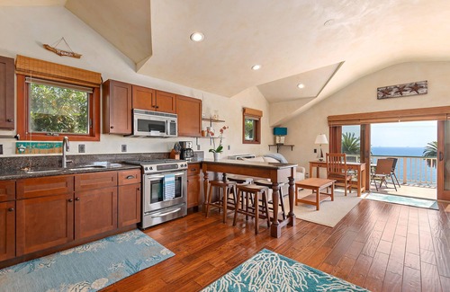 Summerland House | Blue Ocean View Retreat | Steps from the Beach | Perfect Coastal Getaway