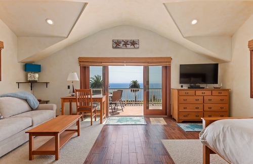 Summerland House | Blue Ocean View Retreat | Steps from the Beach | Perfect Coastal Getaway
