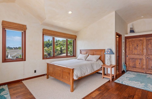 Summerland House | Blue Ocean View Retreat | Steps from the Beach | Perfect Coastal Getaway