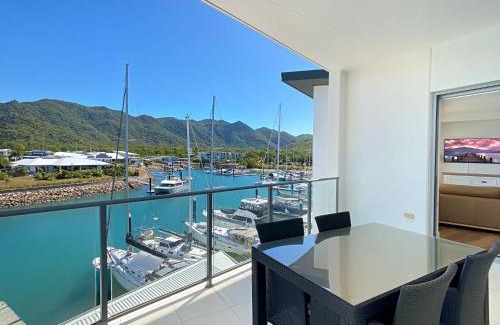 Nelly Bay Apartment | Blue on Blue Apartment 1361