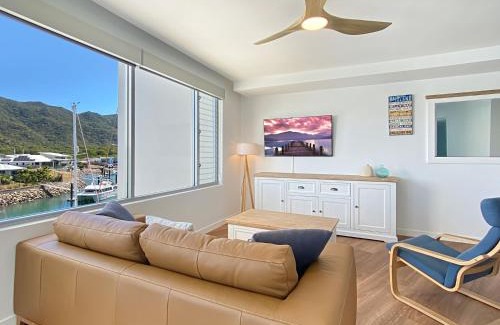 Nelly Bay Apartment | Blue on Blue Apartment 1361