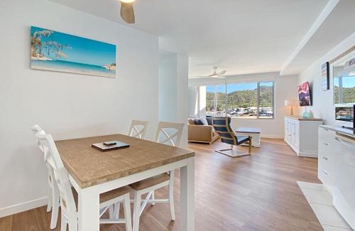 Nelly Bay Apartment | Blue on Blue Apartment 1361