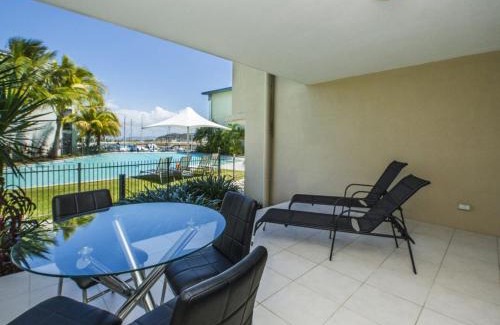 Nelly Bay Apartment | Blue on Blue Apartment 813