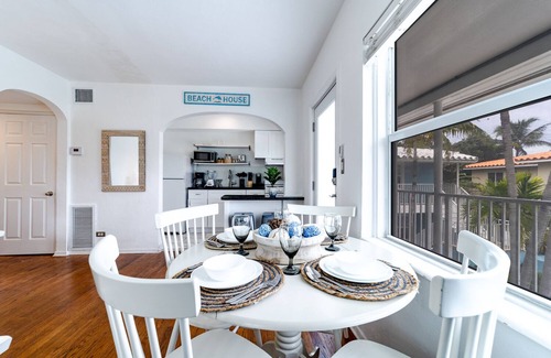 Coral Ridge Apartment | Blue Parrot 1 bedroom Apt ★5 min drive to the Ocean★Galleria Mall