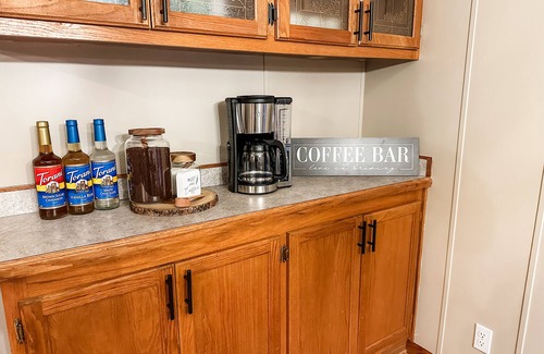Farwell House | Blue Ribbon Cabin-Pet Friendly!