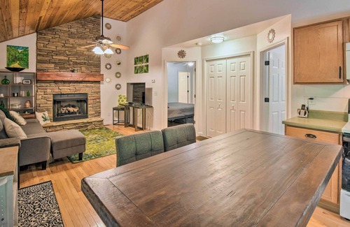 Unaka Cabin | Blue Ridge Mtn Hideaway w/ Fire Pit, Grill!
