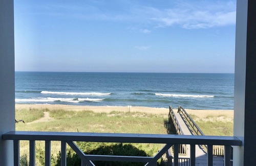 Carolina Beach House | Blue SKies - OCEAN FRONT COOL CONTEMPORARY TOWNHOME