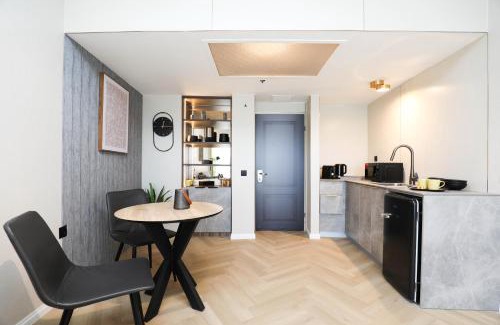 Netanya Apartment | Blue Suite