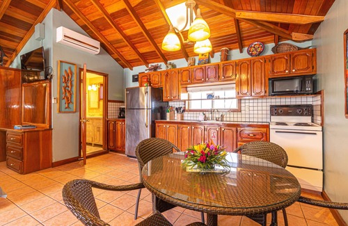 San Pedro Cabin | Blue Tang Inn