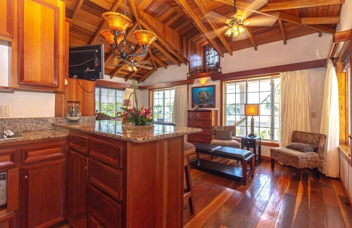 San Pedro Cabin | Blue Tang Inn