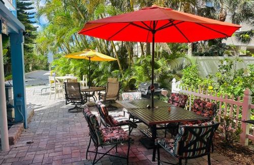 Indian Rocks Beach Apartment | Blue Water Beachside villa 3