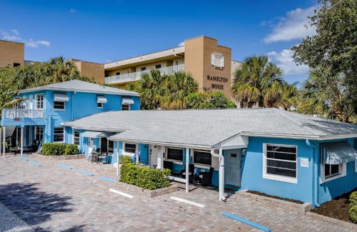 Indian Rocks Beach Apartment | Blue Water Beachside Villa 1