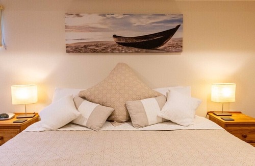Duncraig House | Blue Water - Your "luxury Resort Style" home in Perth Metro near Beach.