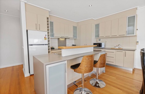 Lakes Entrance House | Blue Waters - Just minutes away from the Lakes Entrance foreshore