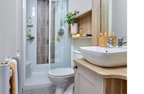 South Cerney Cabin | Bluebell Lodge
