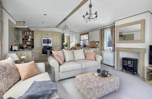 South Cerney Cabin | Bluebell Lodge