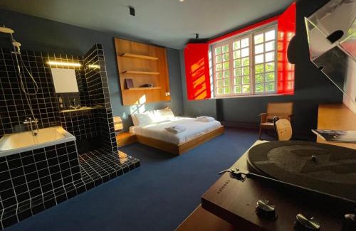 Vera Hotel | Blueberry Nights