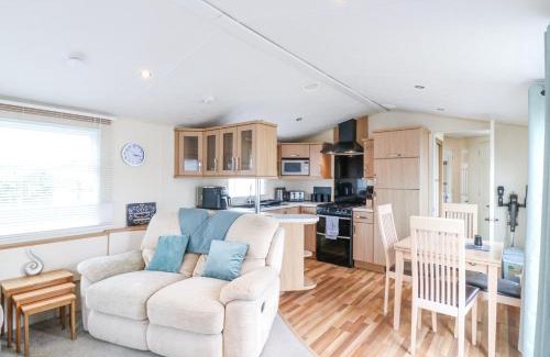 Clacton-on-Sea House | Bluebird