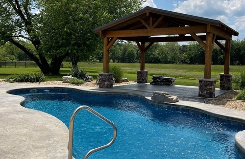Doe Run House | Bluebird Meadows with In-ground Pool and Hot Tub! 125 ACRES TO EXPLORE