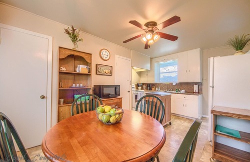 New Braunfels House | Bluebonnet Rr9084bc 1 Bedroom Home by RedAwning