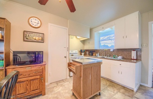 New Braunfels House | Bluebonnet Rr9084bc 1 Bedroom Home by RedAwning